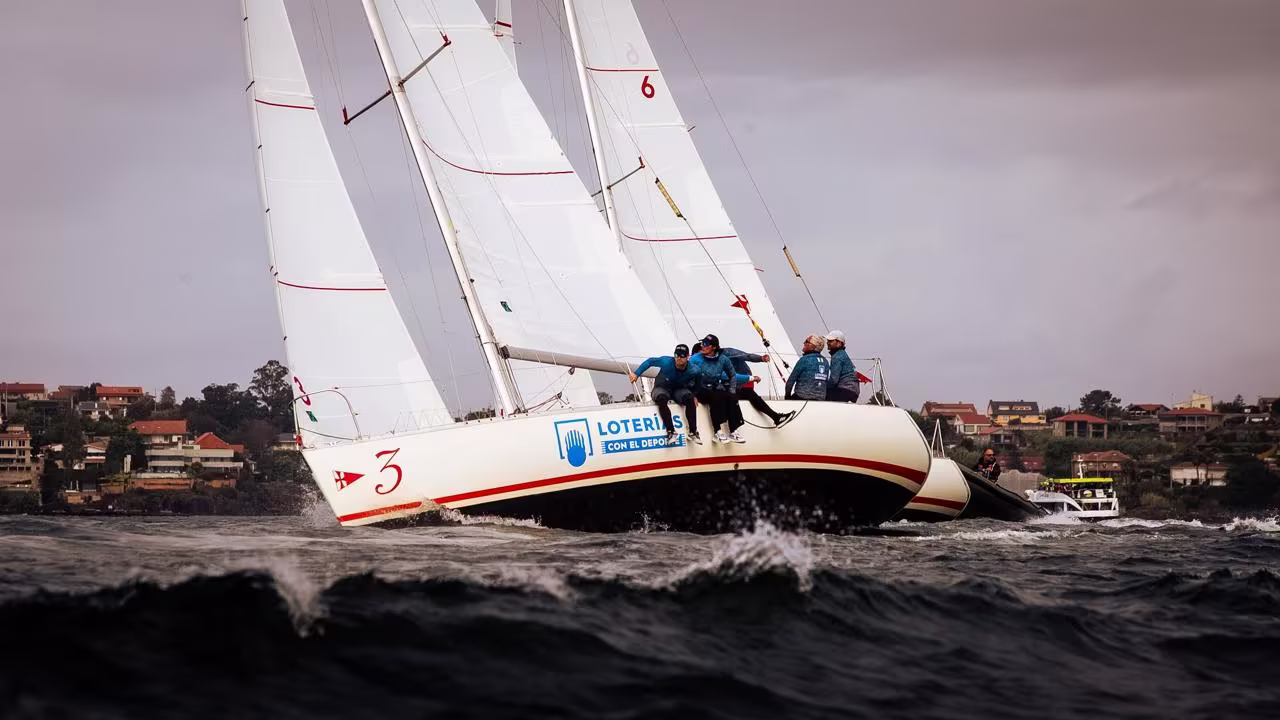 El CNR Tenerife de Javier Padrón conquista el Trofeo Loterías y el Campeonato de España de... - Regatas - Actualidad náutica